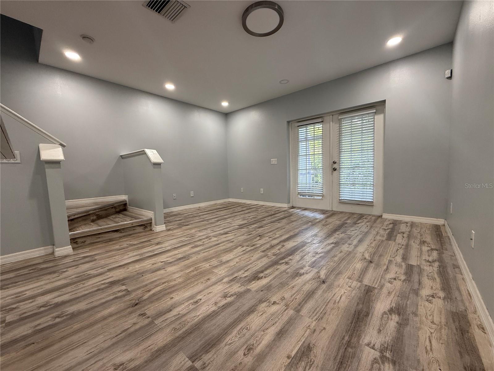Image 11 of 27 For 16430 Rollingbrook Drive