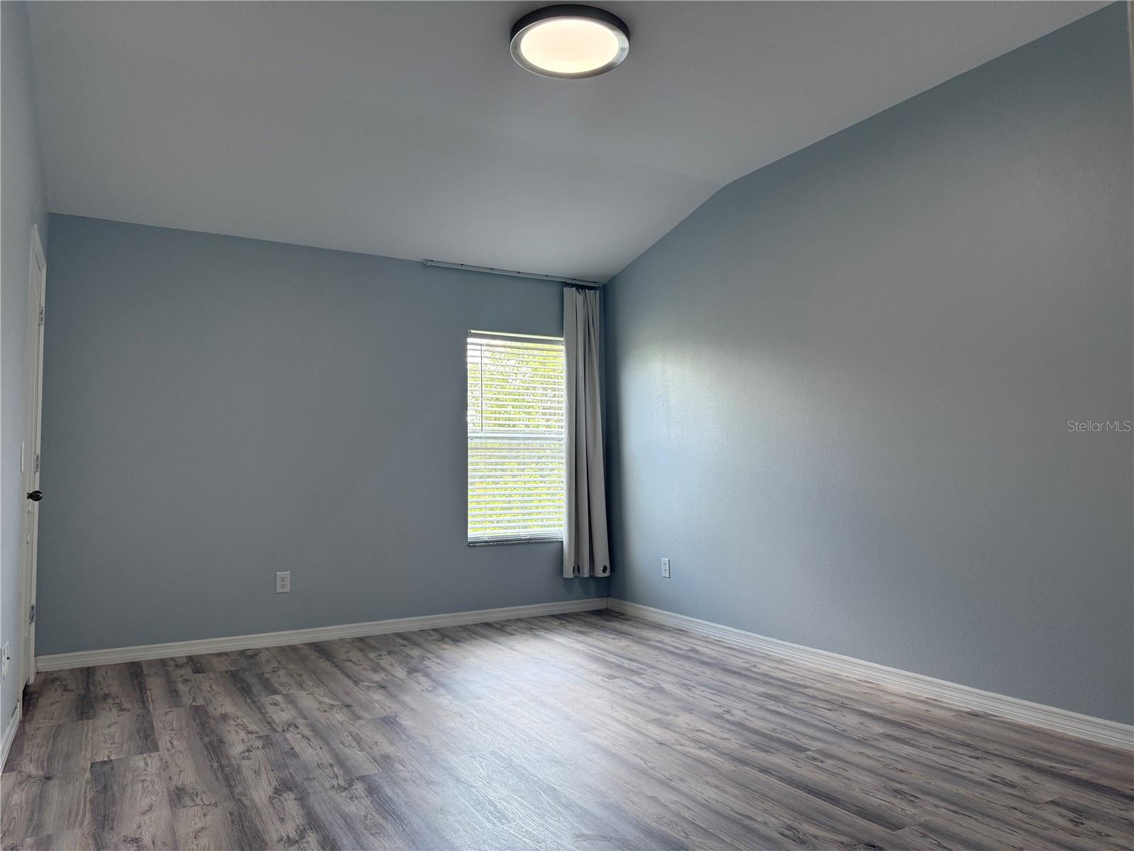 Image 21 of 27 For 16430 Rollingbrook Drive