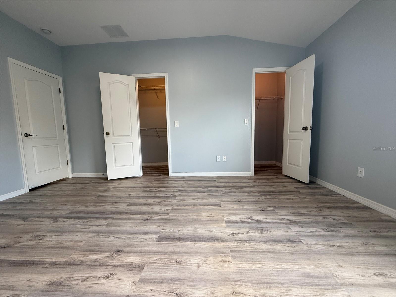 Image 23 of 27 For 16430 Rollingbrook Drive