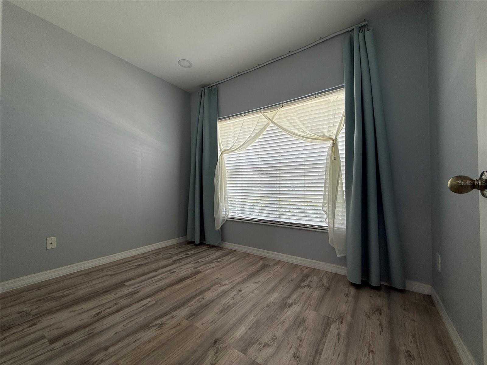 Image 4 of 27 For 16430 Rollingbrook Drive