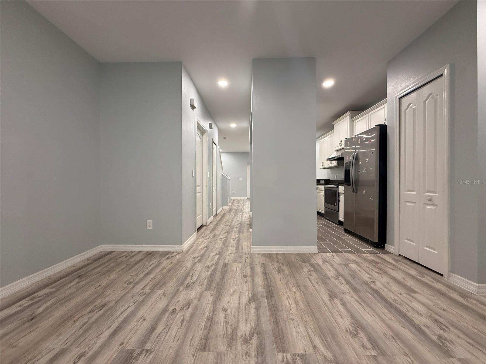 Image 6 of 27 For 16430 Rollingbrook Drive