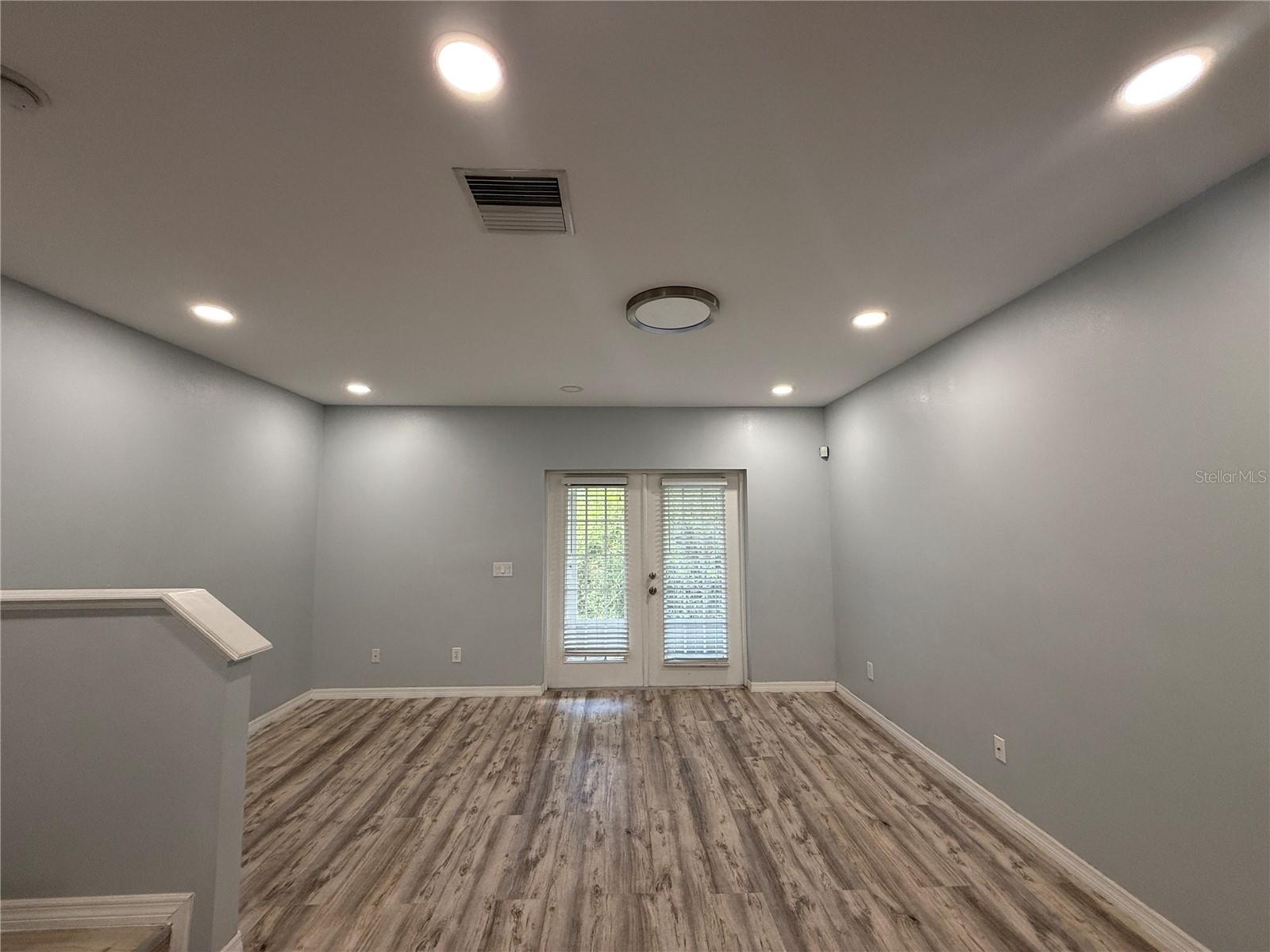 Image 9 of 27 For 16430 Rollingbrook Drive