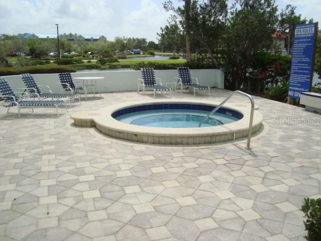 Listing photo id 30 for 2333 Feather Sound Drive A301