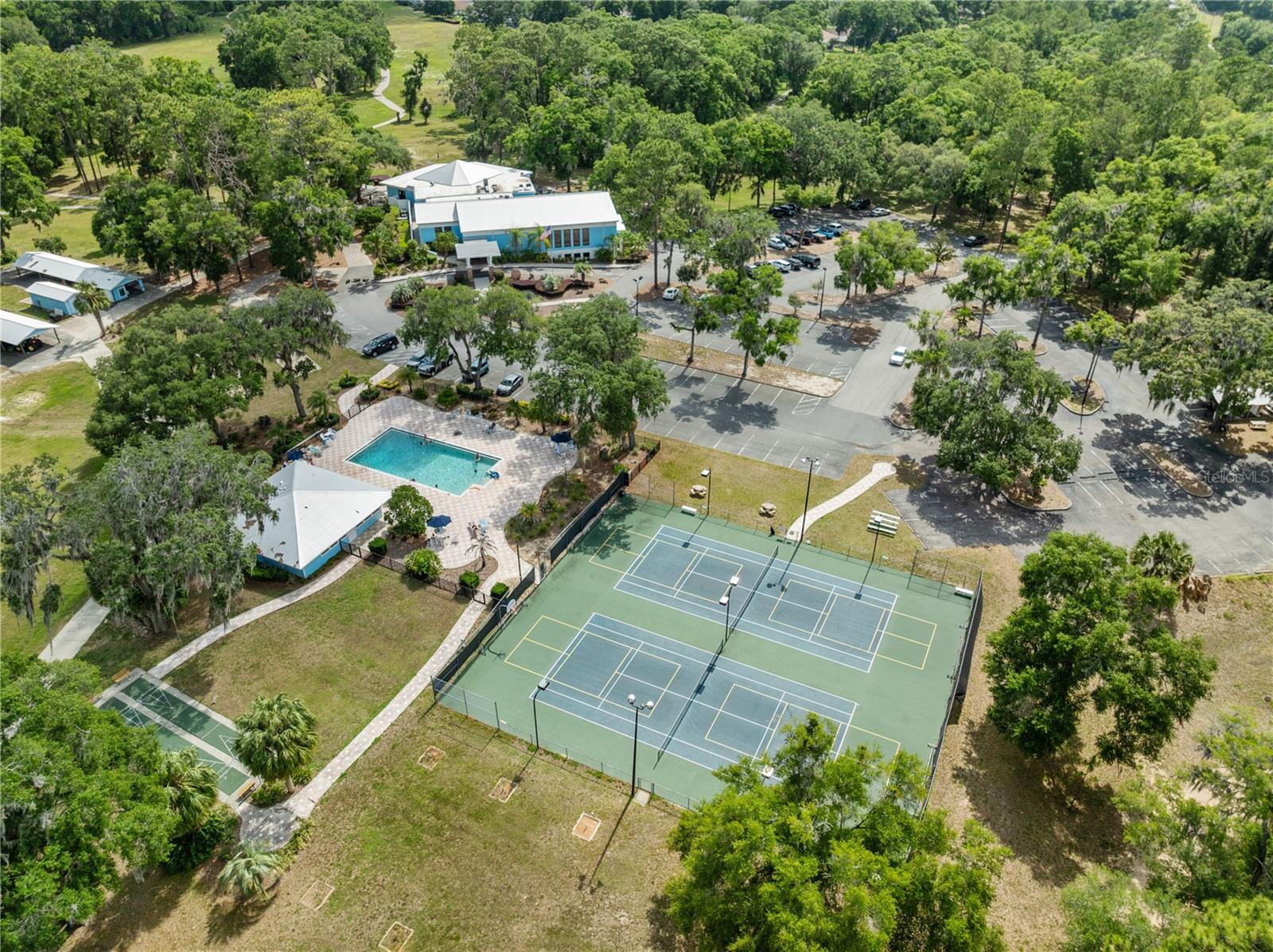 Image 29 of 38 For 9700 Sw 196 Circle