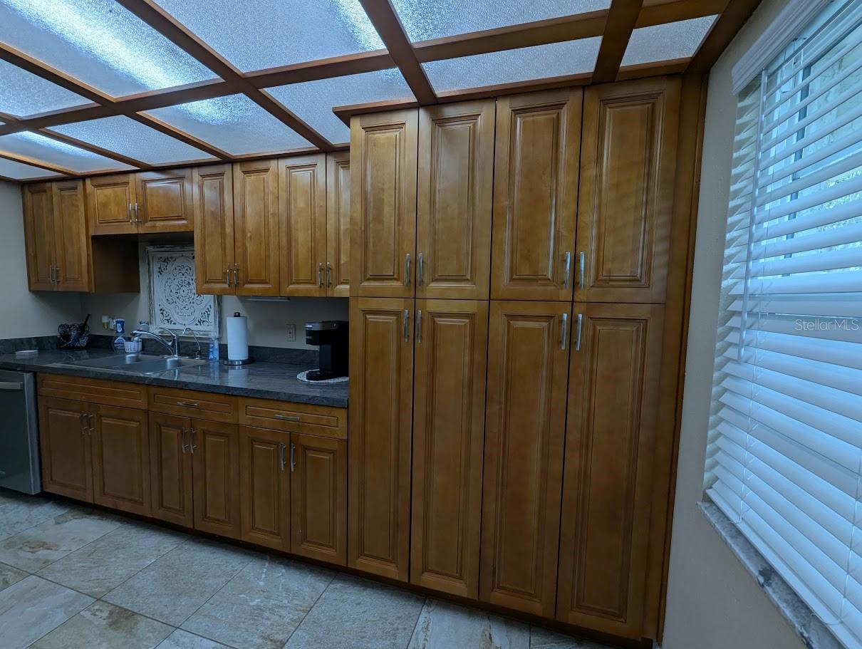 Listing photo id 9 for 8765 Bardmoor Boulevard 108