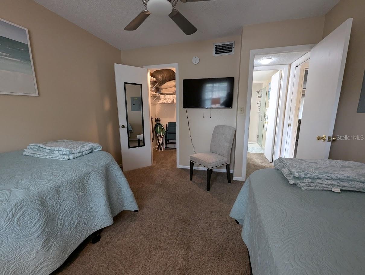 Listing photo id 19 for 8765 Bardmoor Boulevard 108