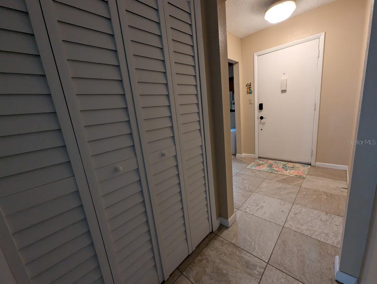 Listing photo id 2 for 8765 Bardmoor Boulevard 108