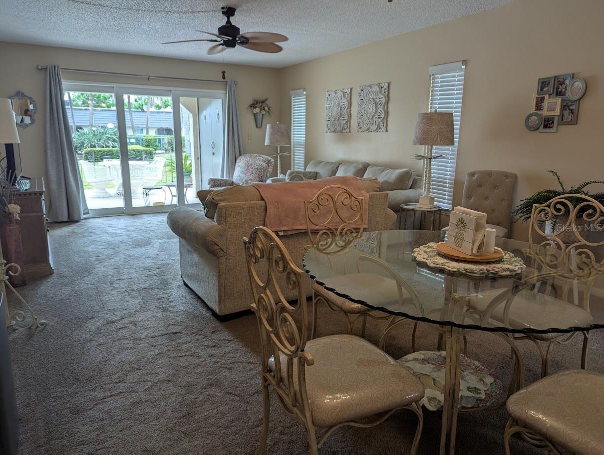 Listing photo id 3 for 8765 Bardmoor Boulevard 108