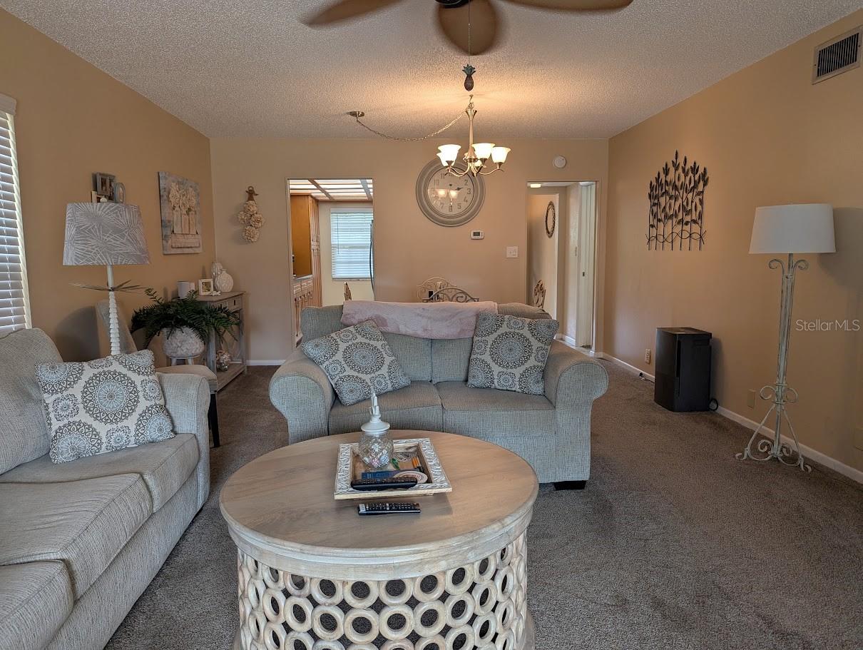 Listing photo id 4 for 8765 Bardmoor Boulevard 108
