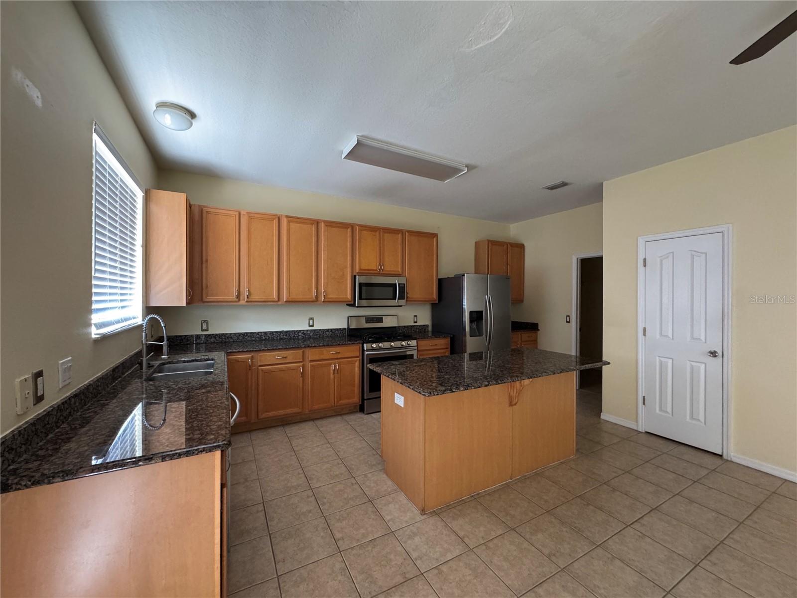 Image 12 of 39 For 6767 Waterton Drive