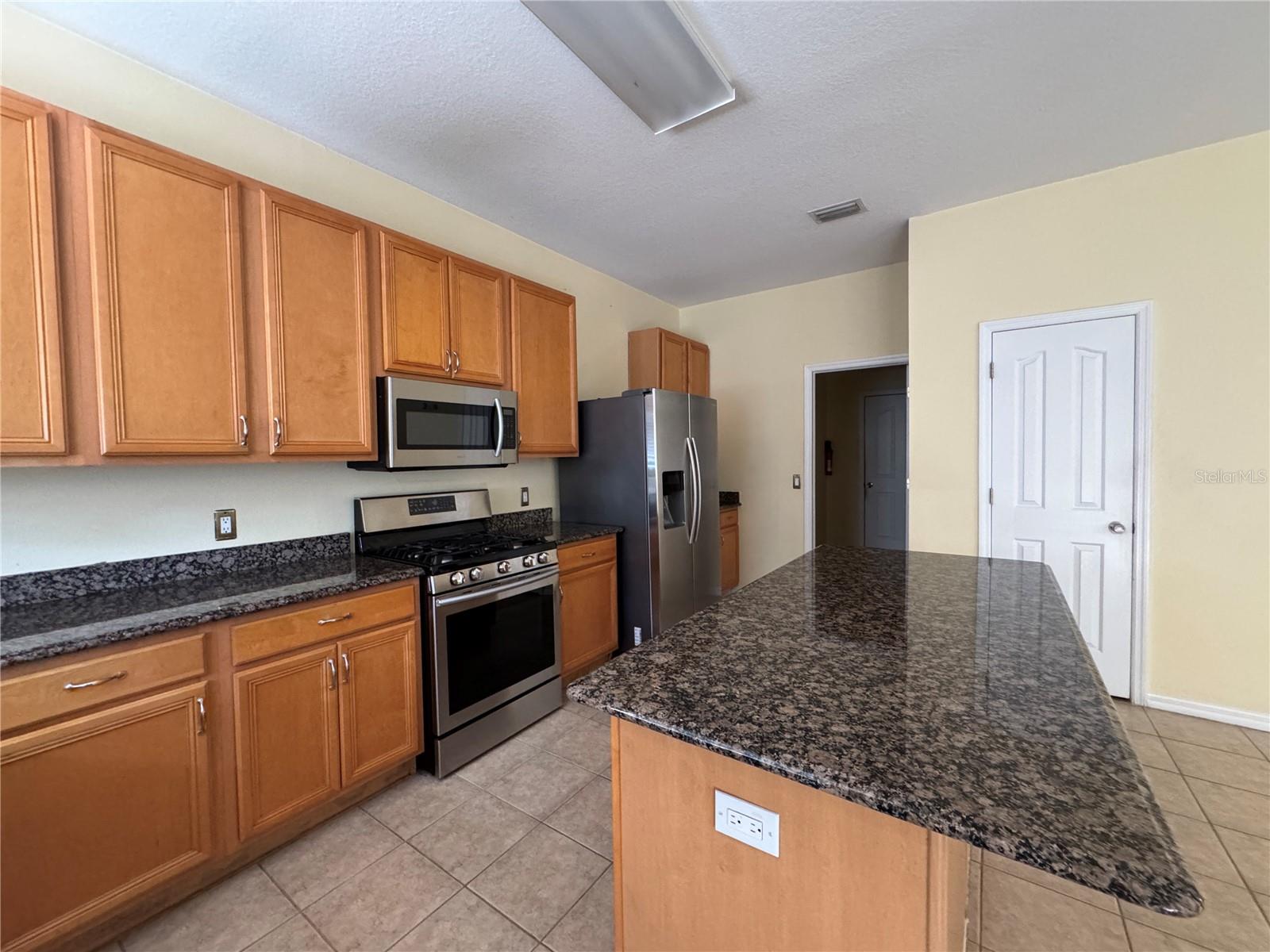 Image 16 of 39 For 6767 Waterton Drive