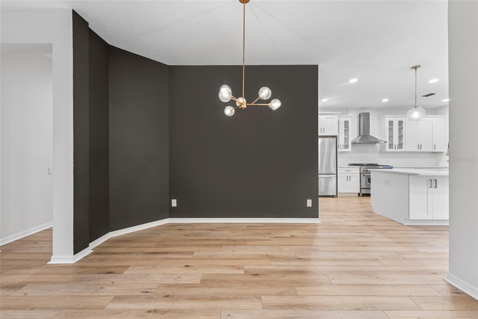 Image 11 of 41 For 9402 Woodbay Drive