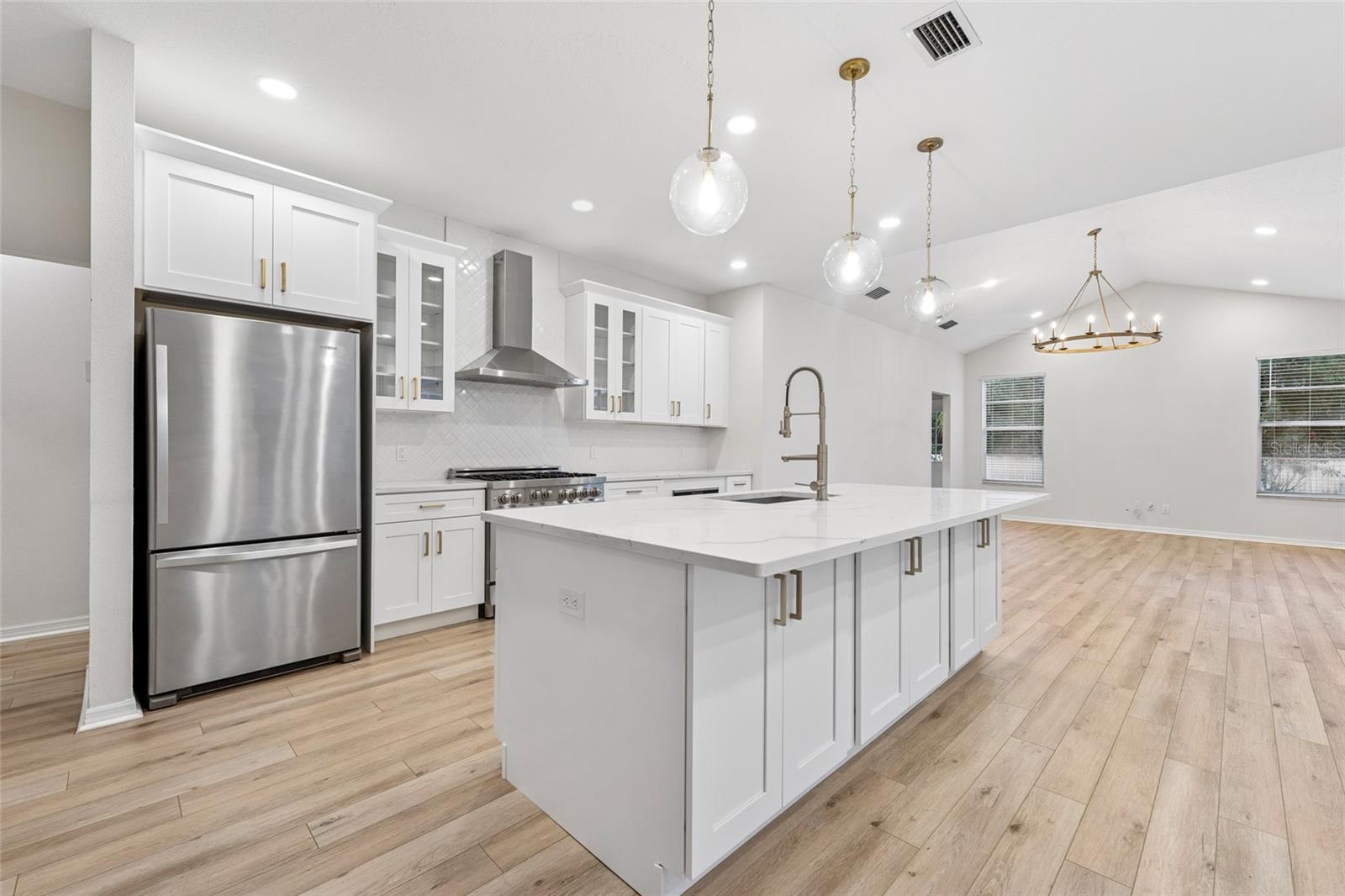 Image 14 of 41 For 9402 Woodbay Drive