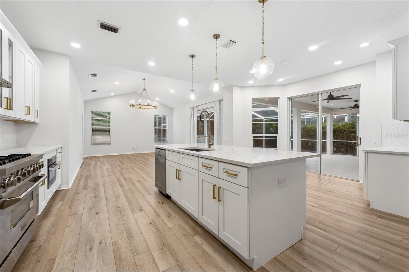 Image 15 of 41 For 9402 Woodbay Drive