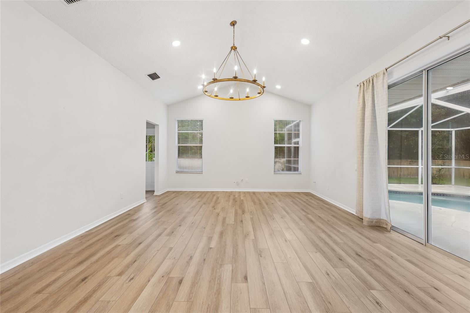 Image 16 of 41 For 9402 Woodbay Drive