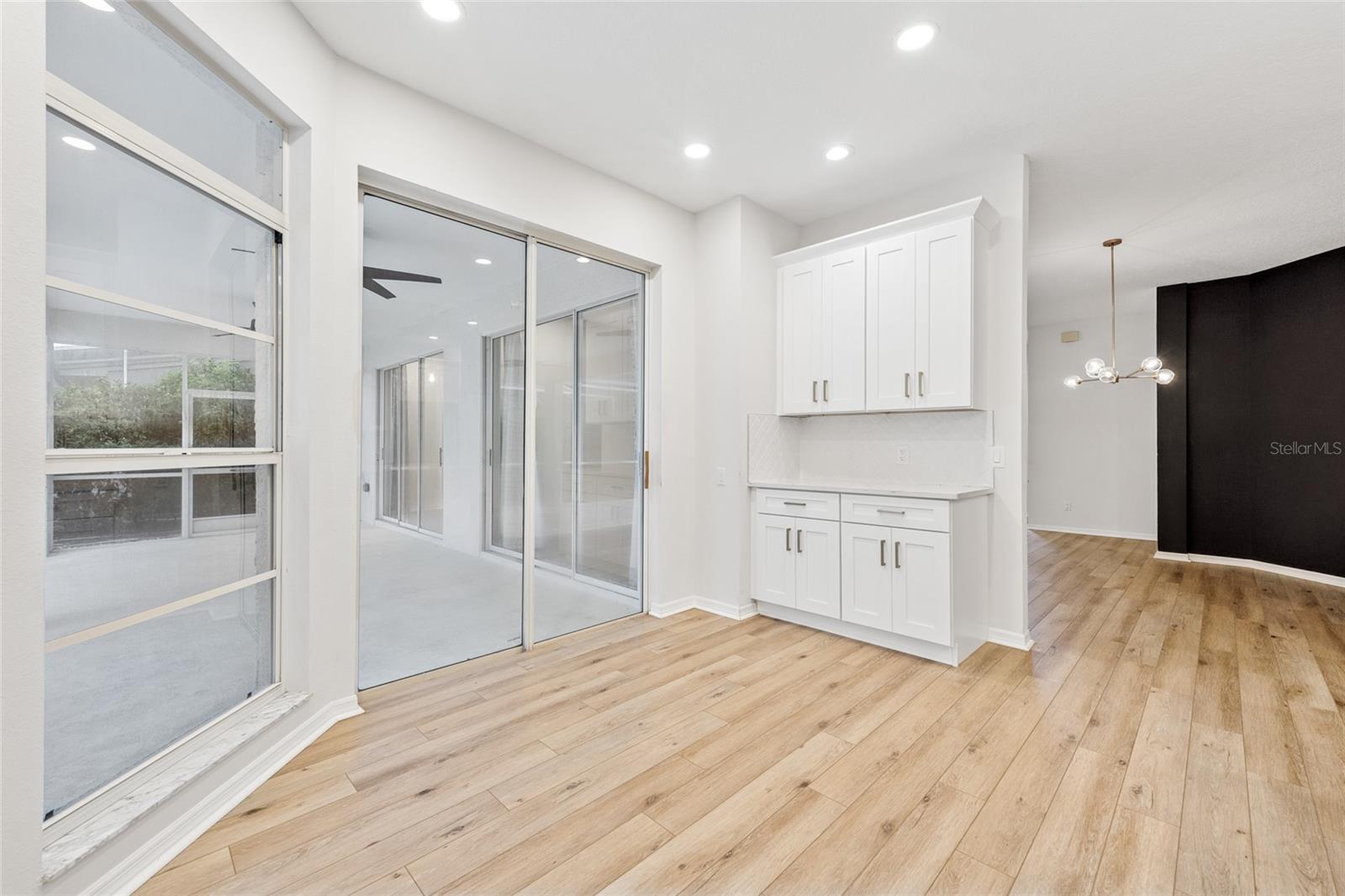 Image 17 of 41 For 9402 Woodbay Drive