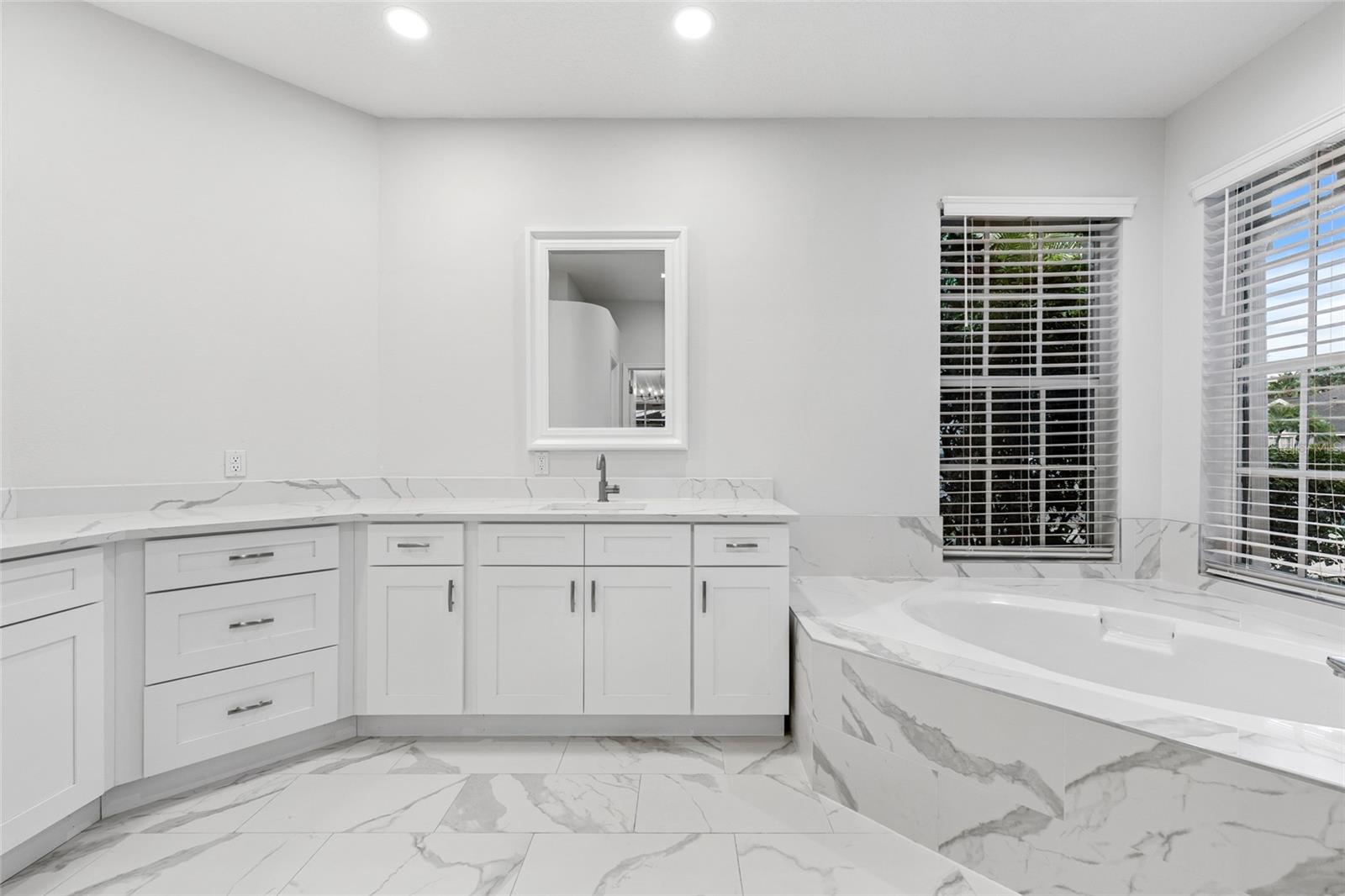 Image 19 of 41 For 9402 Woodbay Drive