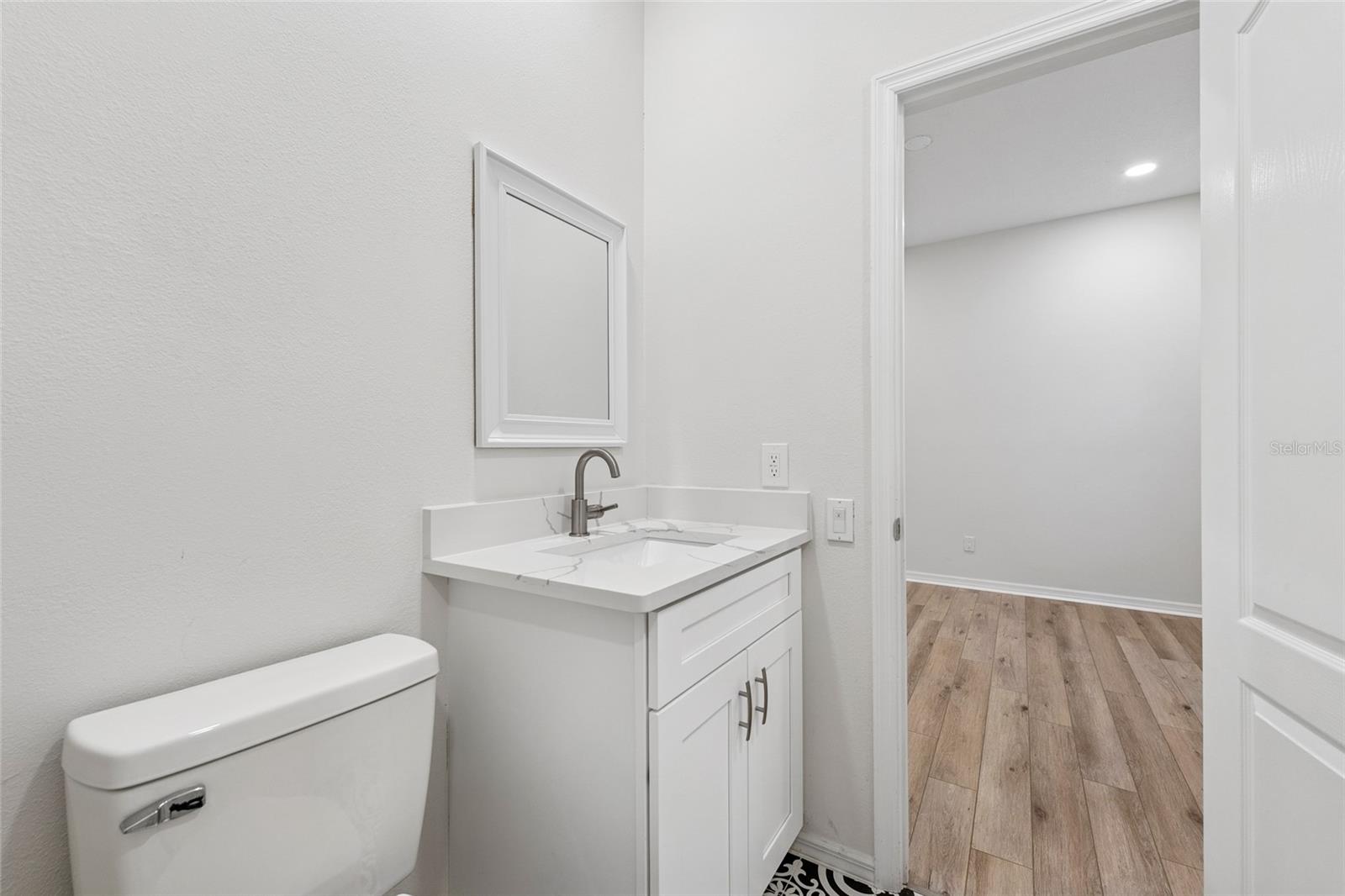 Image 27 of 41 For 9402 Woodbay Drive