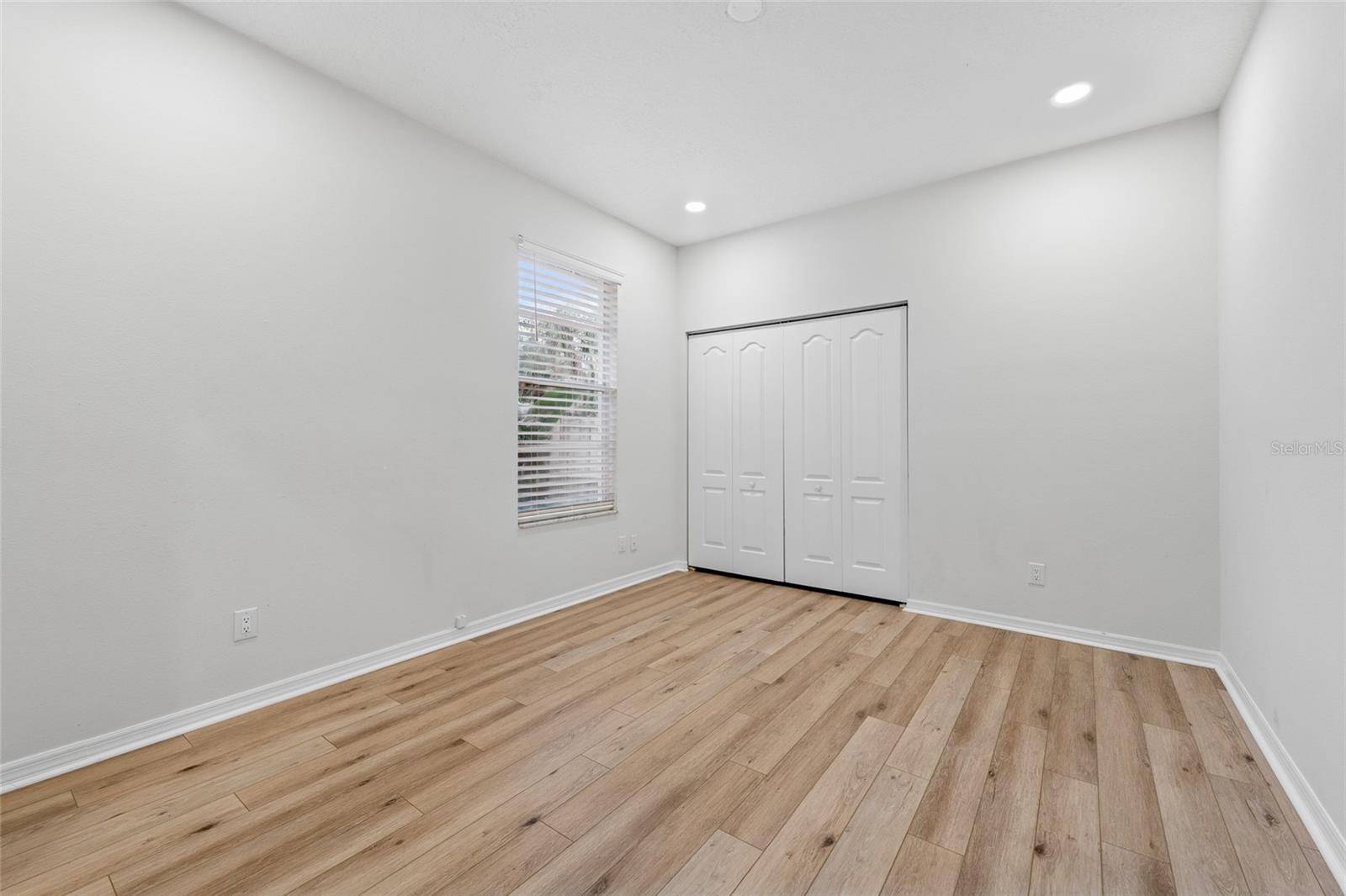 Image 29 of 41 For 9402 Woodbay Drive