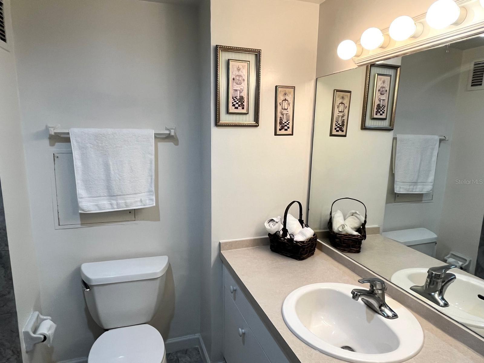 Image 16 of 57 For 880 Mandalay Avenue C1103