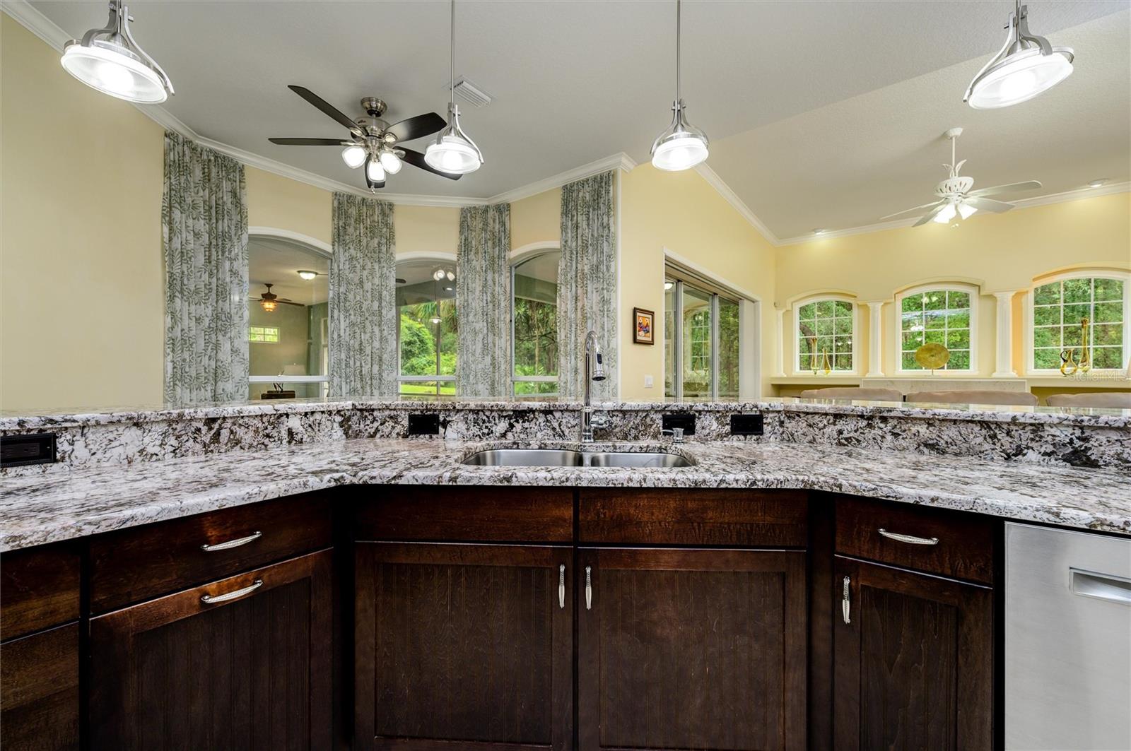Listing photo id 12 for 8444 Shenandoah Run