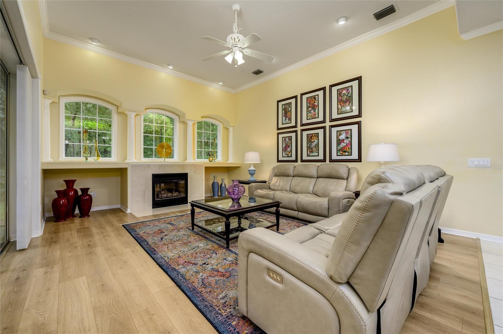 Listing photo id 1 for 8444 Shenandoah Run