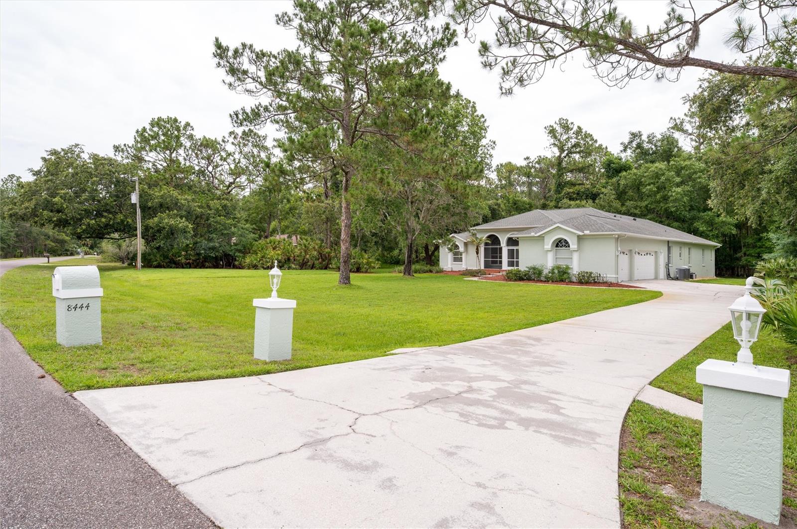 Listing photo id 3 for 8444 Shenandoah Run
