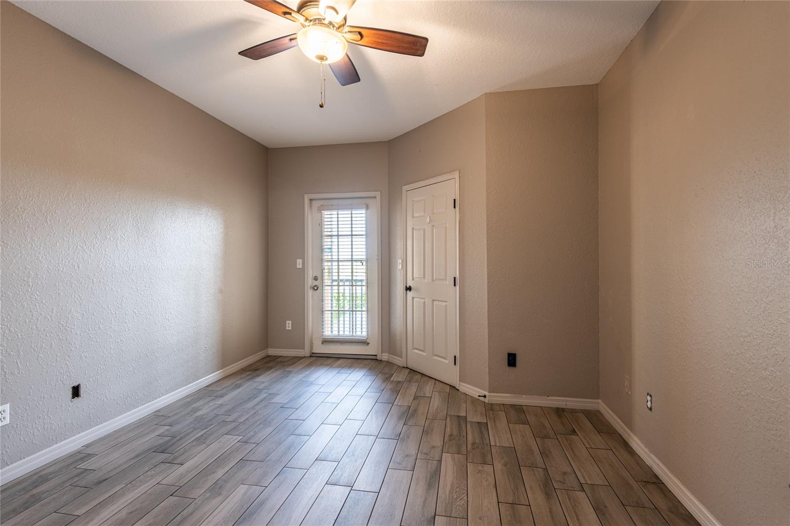 Image 15 of 27 For 4345 Bayside Village Drive 303