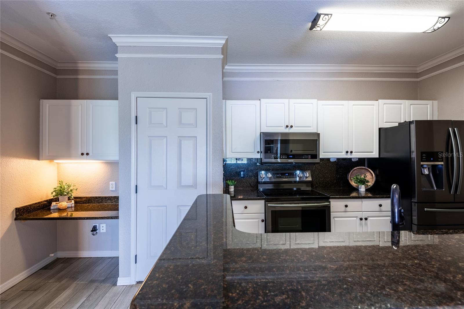 Image 7 of 27 For 4345 Bayside Village Drive 303