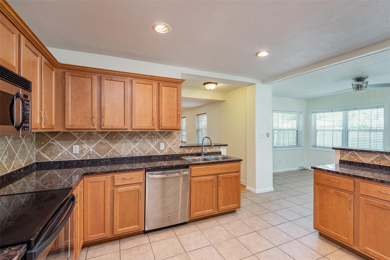 Image 5 of 27 For 4001 Estrella Street