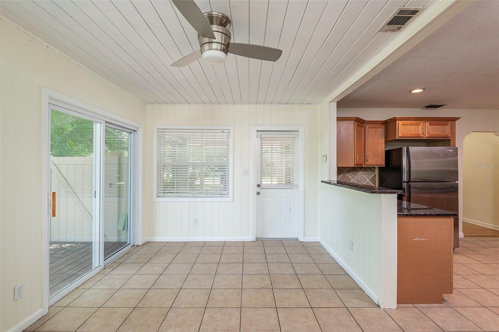 Image 9 of 27 For 4001 Estrella Street