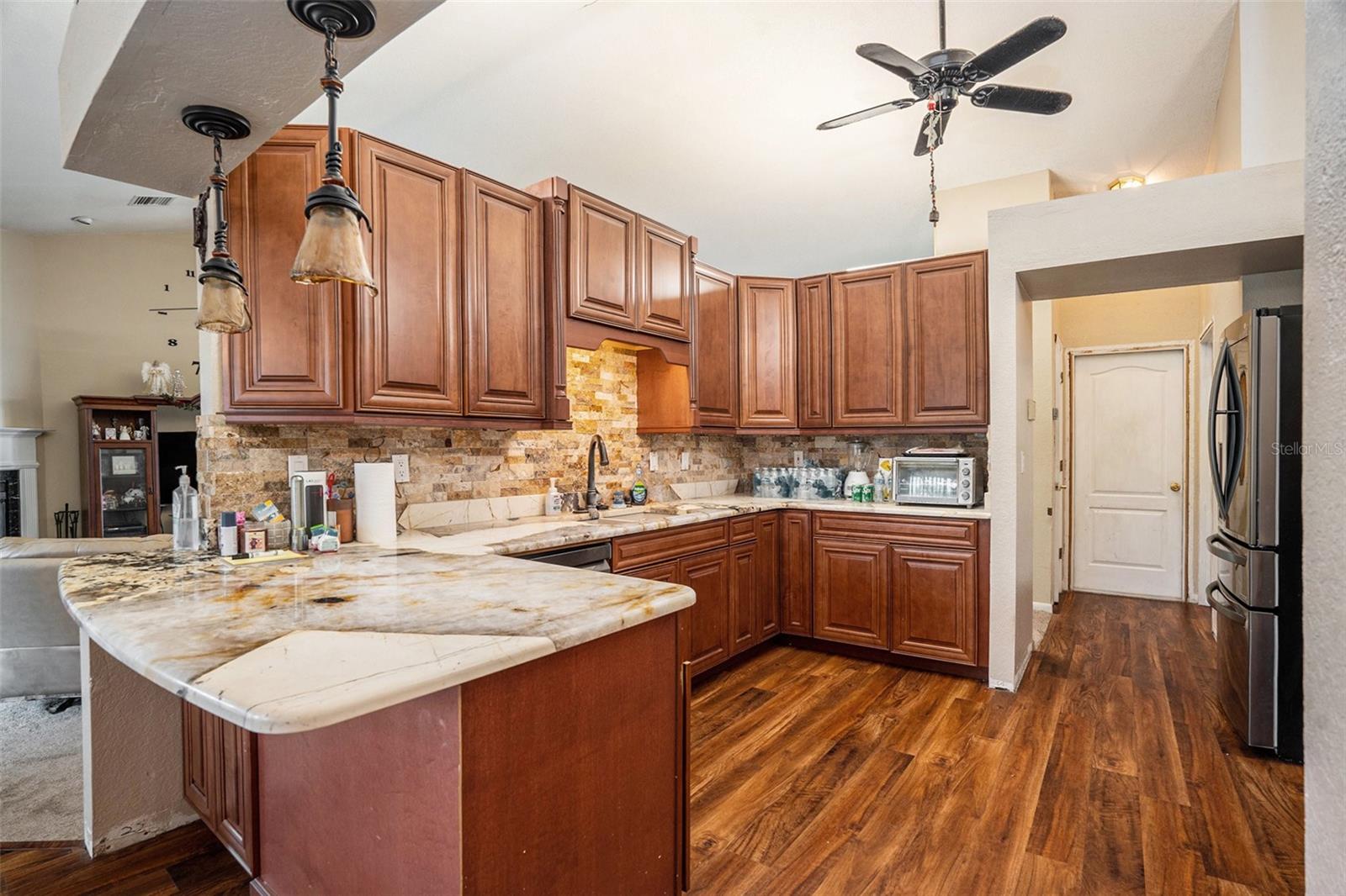 Listing photo id 9 for 12214 Buckingham Way