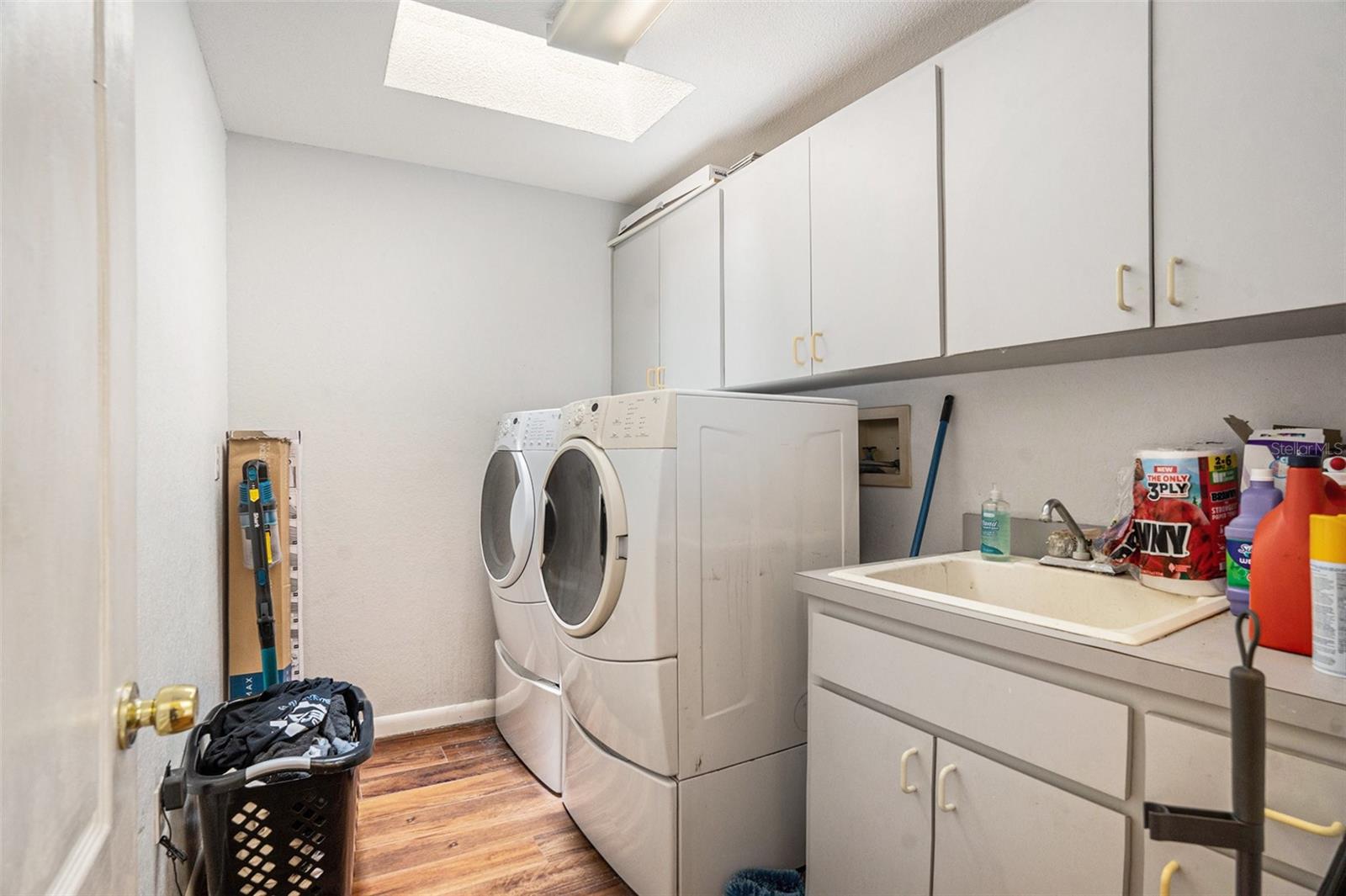 Listing photo id 13 for 12214 Buckingham Way