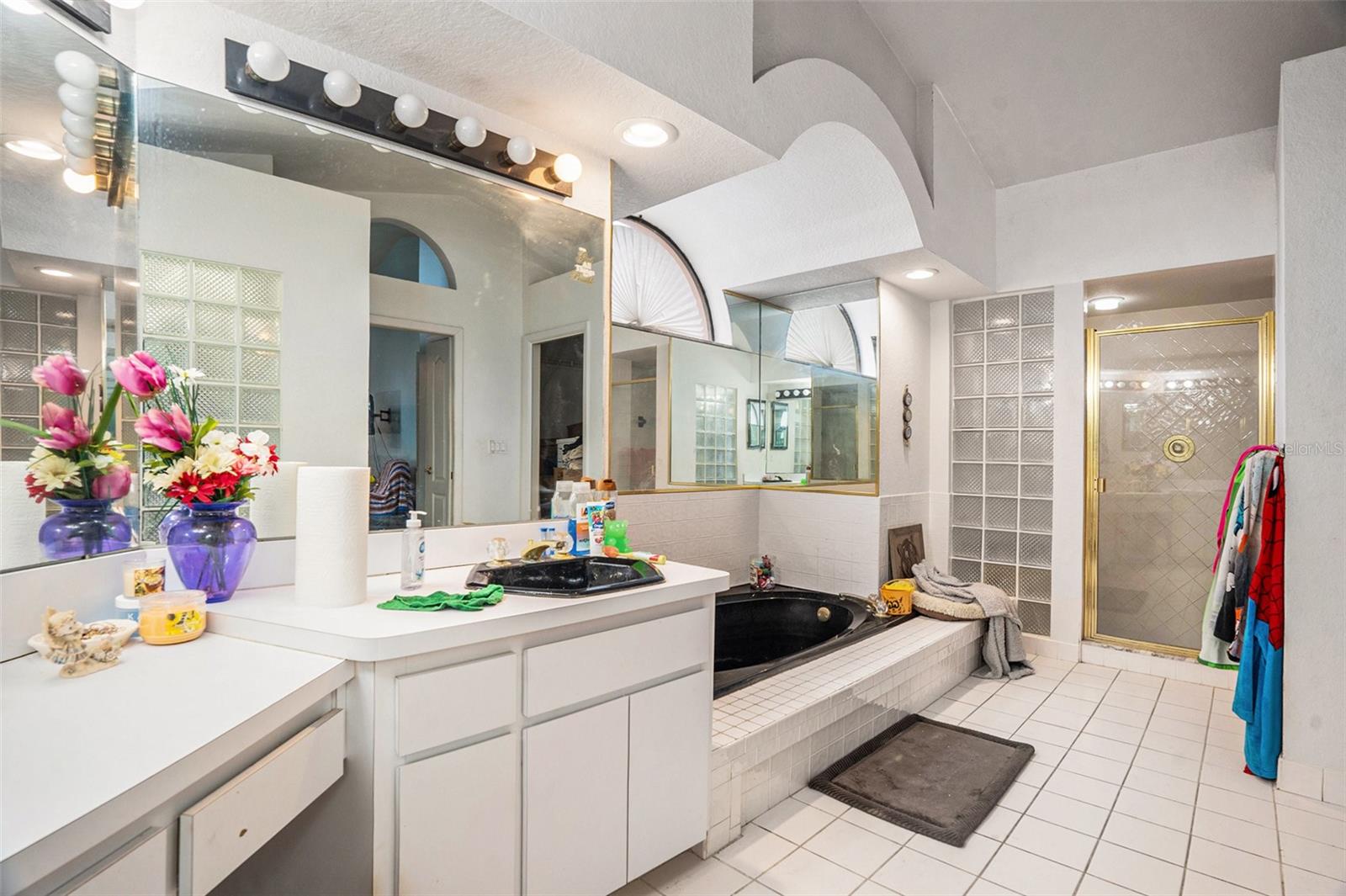 Listing photo id 17 for 12214 Buckingham Way