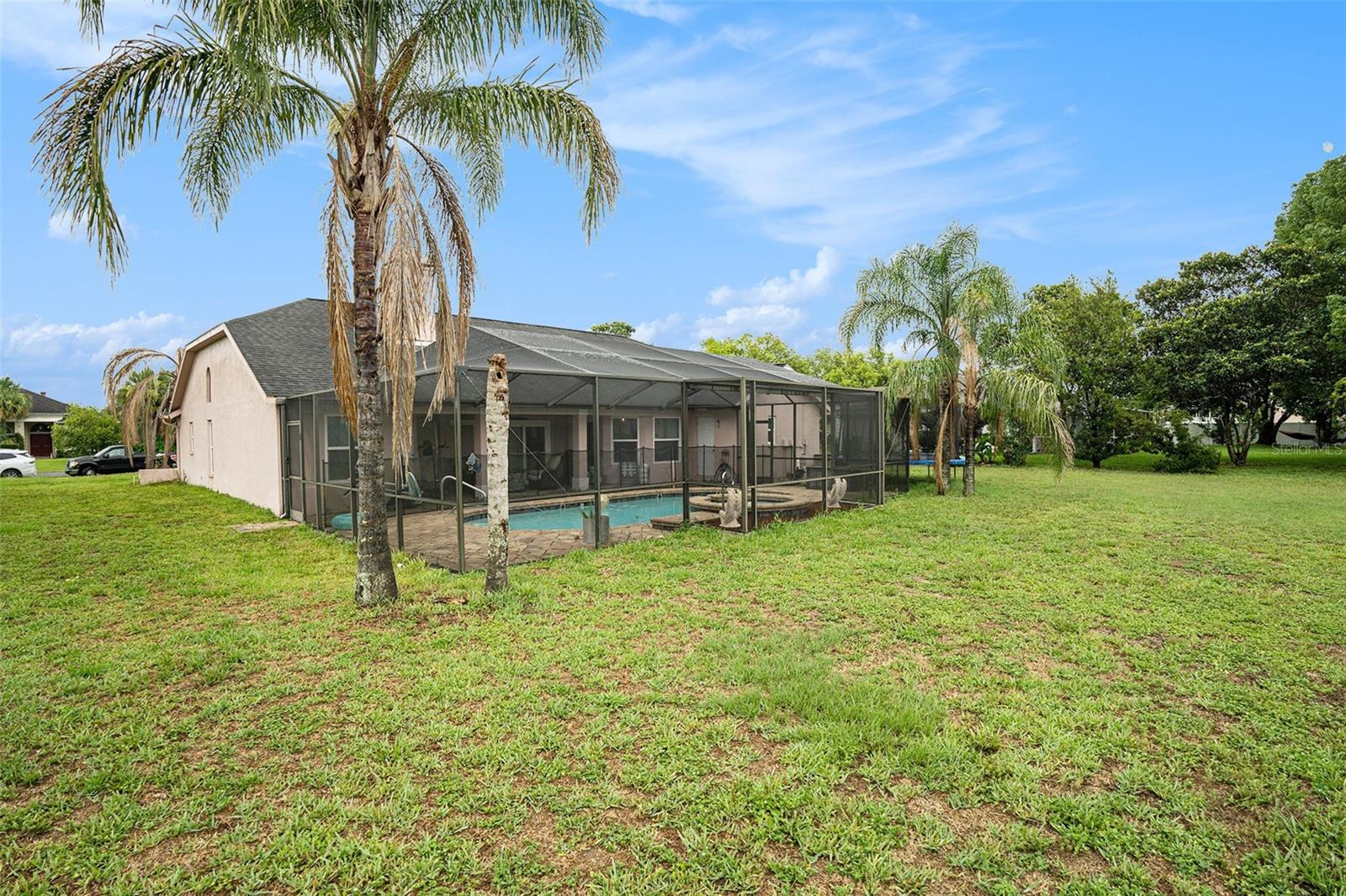 Listing photo id 28 for 12214 Buckingham Way