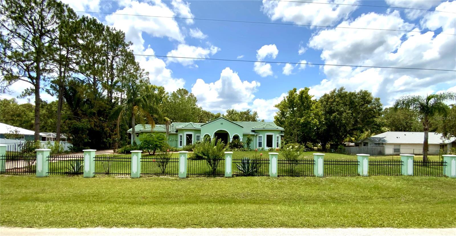 Listing photo id 0 for 27752 Ravens Brook Road