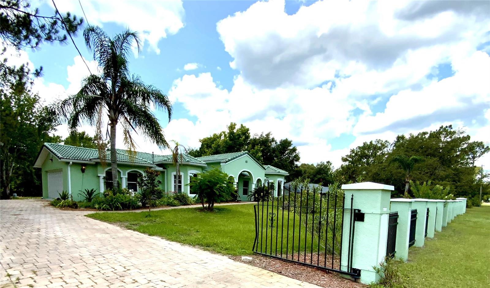 Listing photo id 2 for 27752 Ravens Brook Road