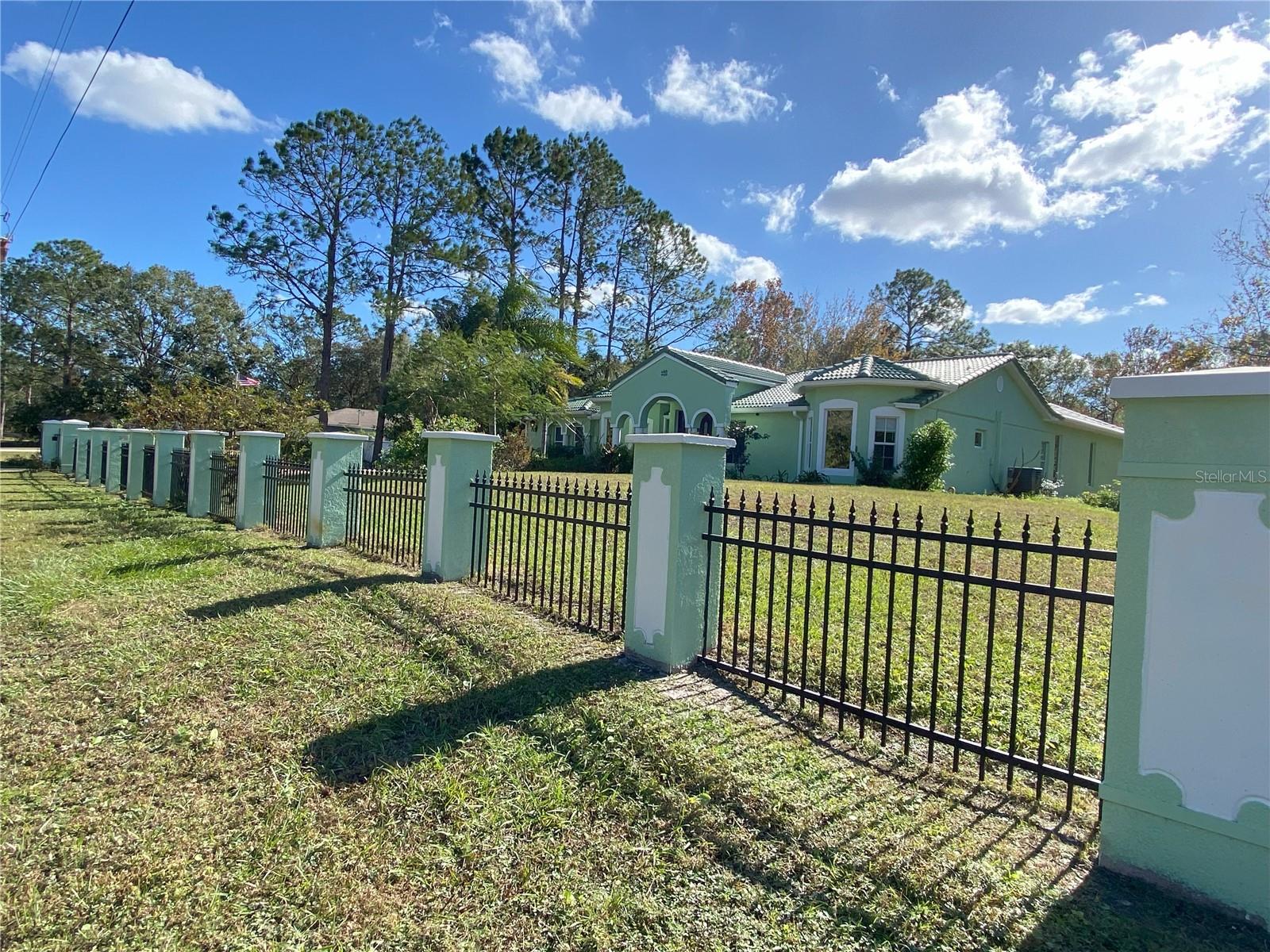 Listing photo id 3 for 27752 Ravens Brook Road