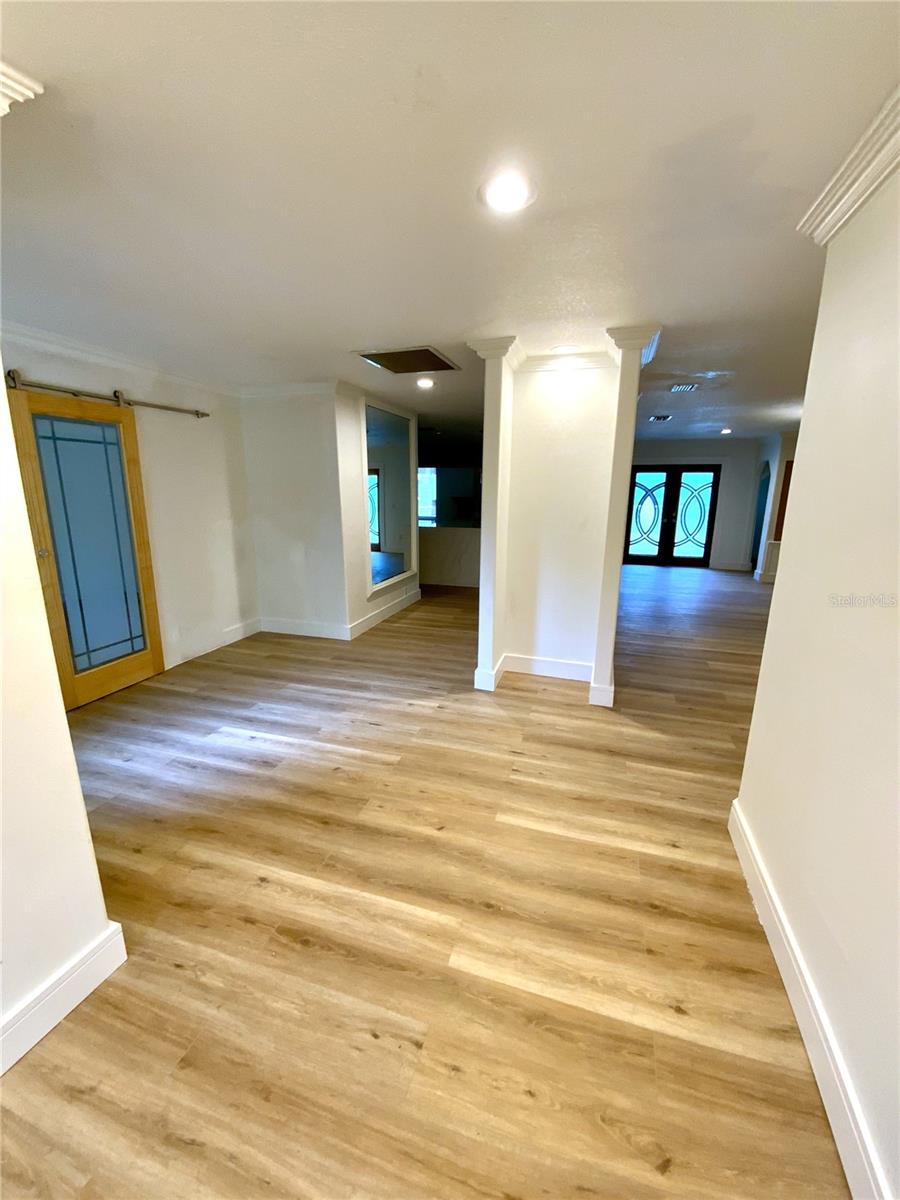 Listing photo id 5 for 27752 Ravens Brook Road