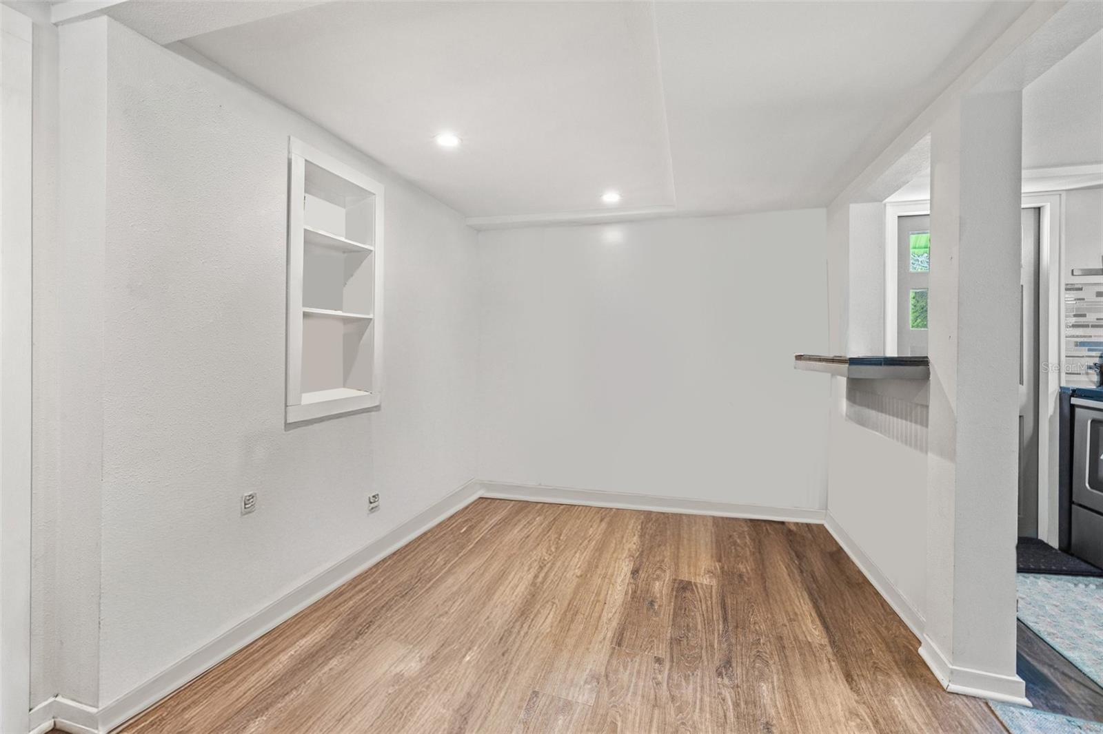 Image 8 of 16 For 2501 1-2 Oakdale Street S 2