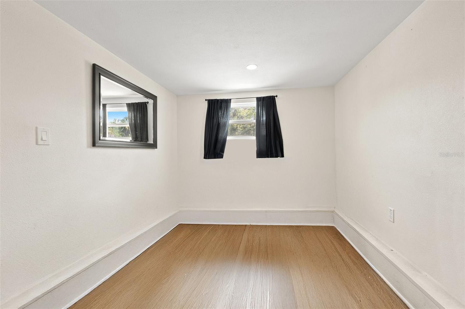 Image 9 of 16 For 2501 1-2 Oakdale Street S 2