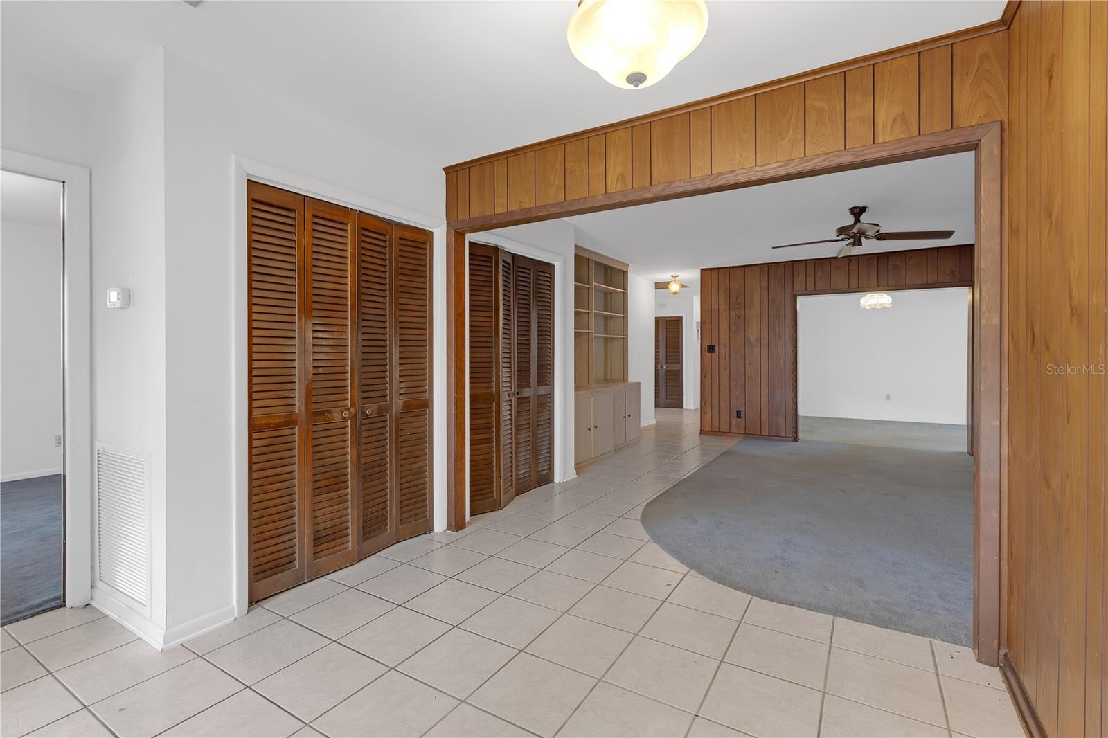 Listing photo id 13 for 7002 Doreen Street