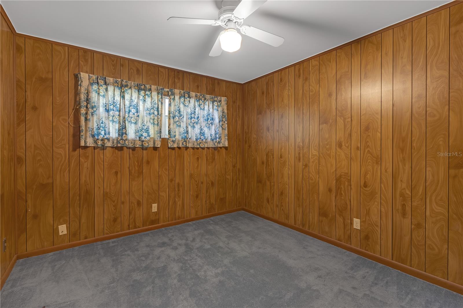 Listing photo id 19 for 7002 Doreen Street