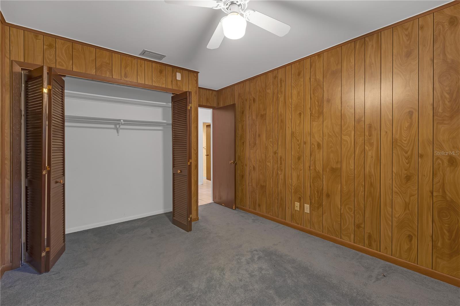 Listing photo id 20 for 7002 Doreen Street