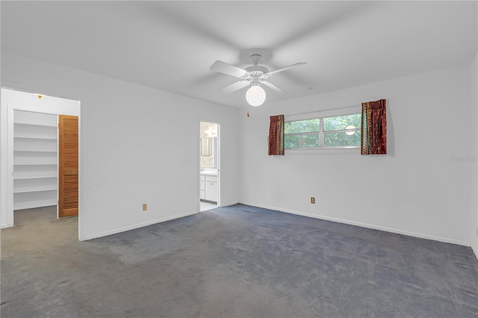 Listing photo id 21 for 7002 Doreen Street