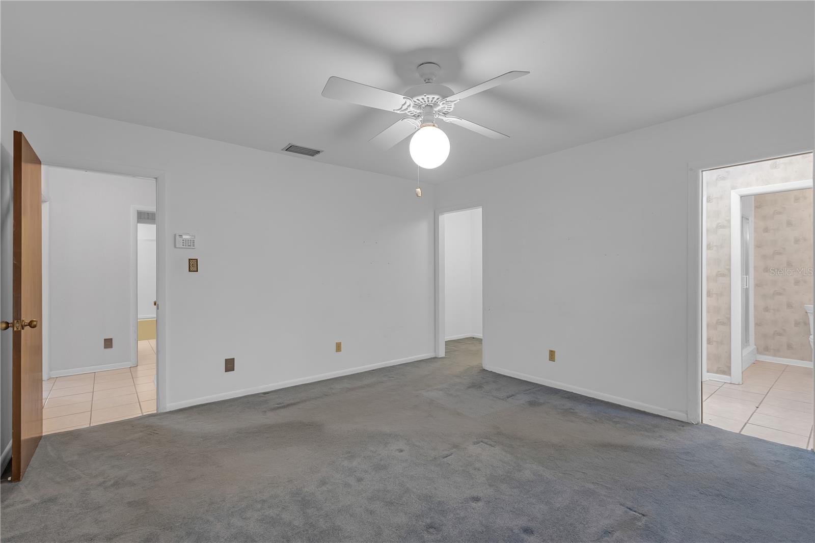Listing photo id 22 for 7002 Doreen Street