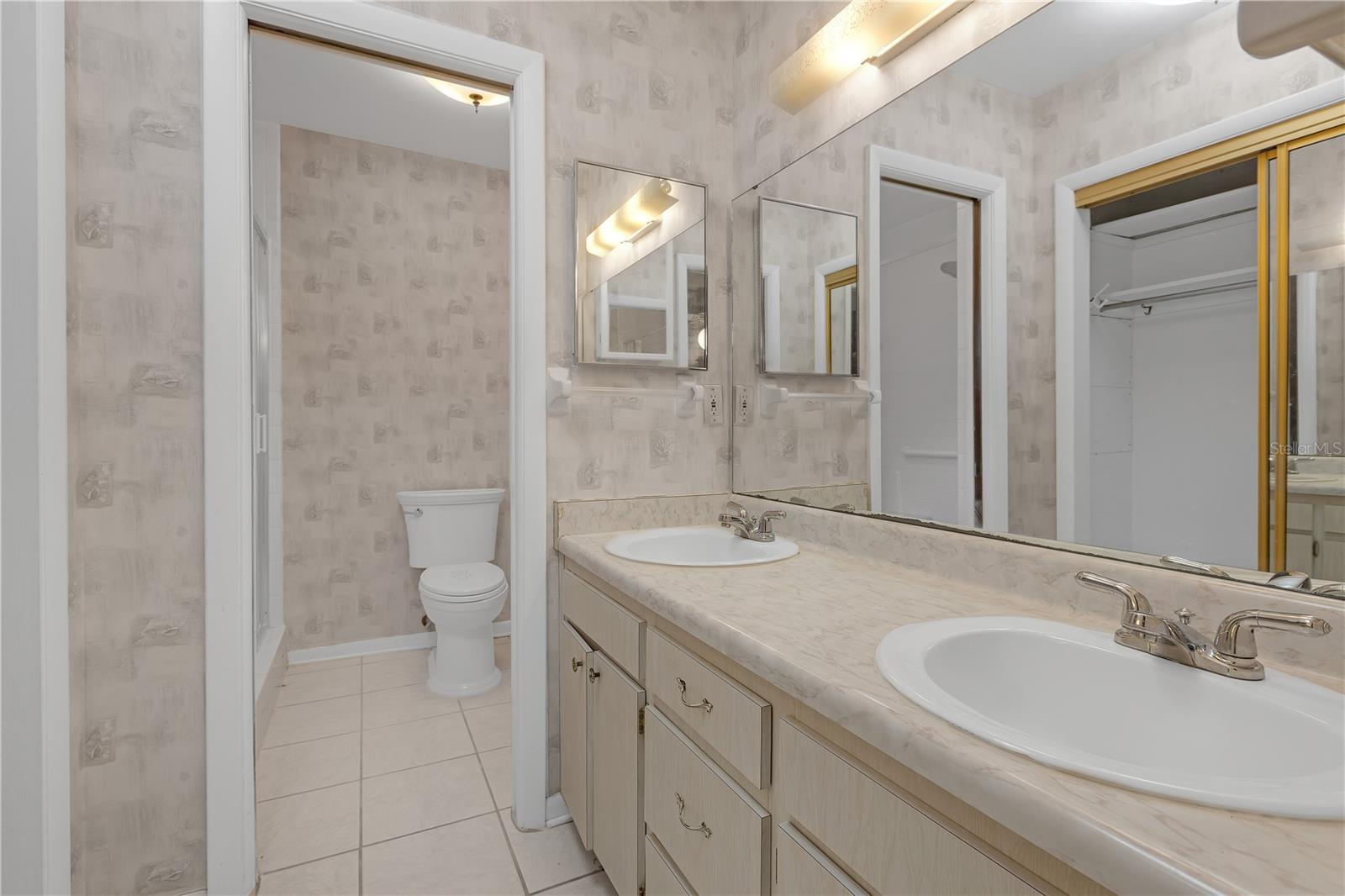 Listing photo id 23 for 7002 Doreen Street