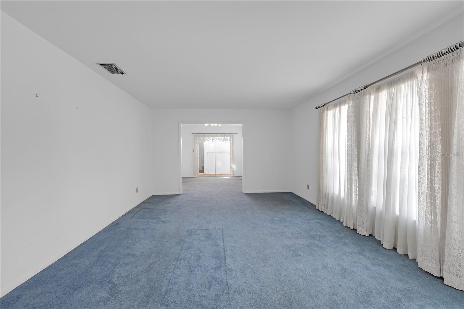 Listing photo id 1 for 7002 Doreen Street
