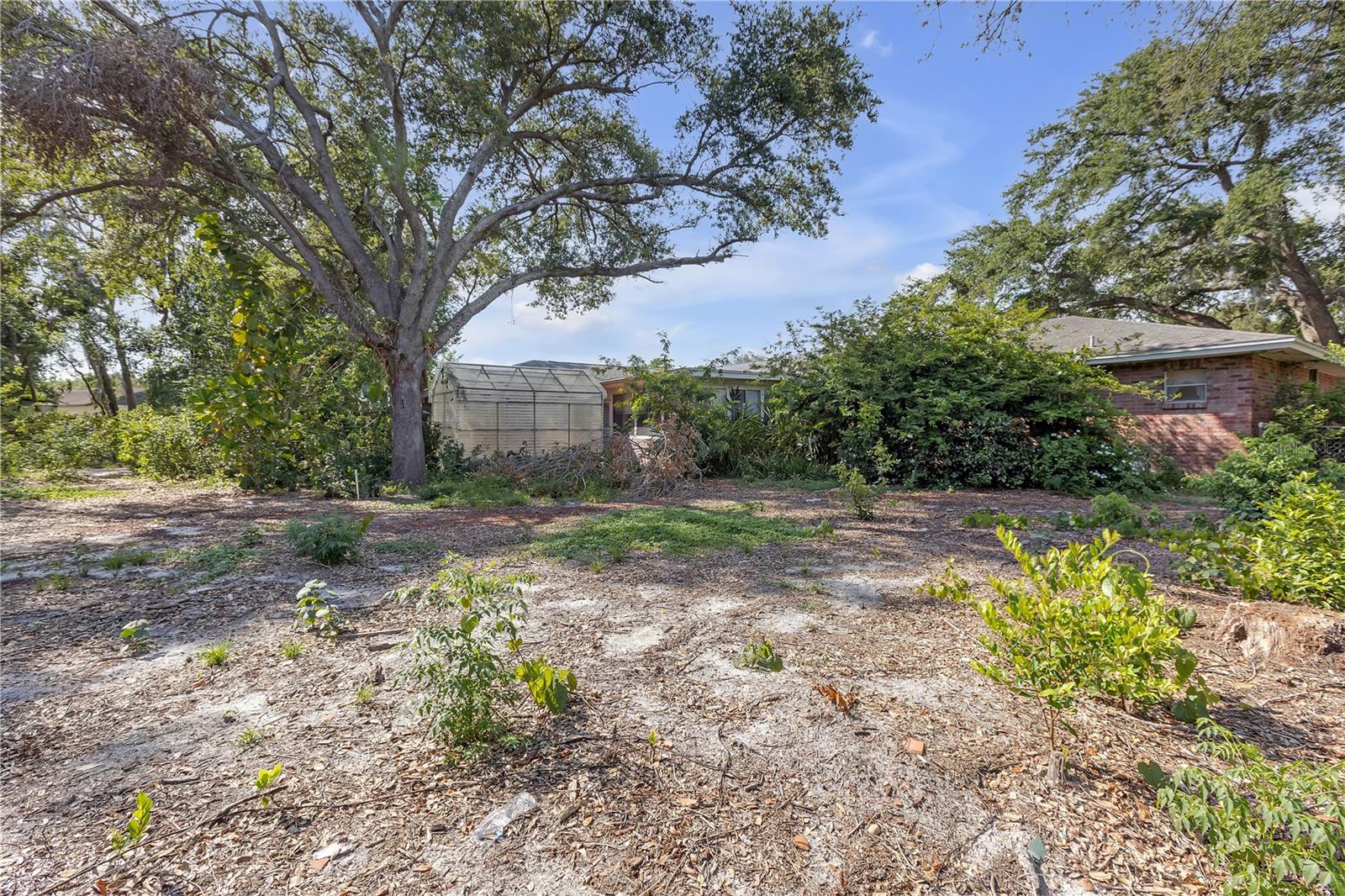 Listing photo id 40 for 7002 Doreen Street