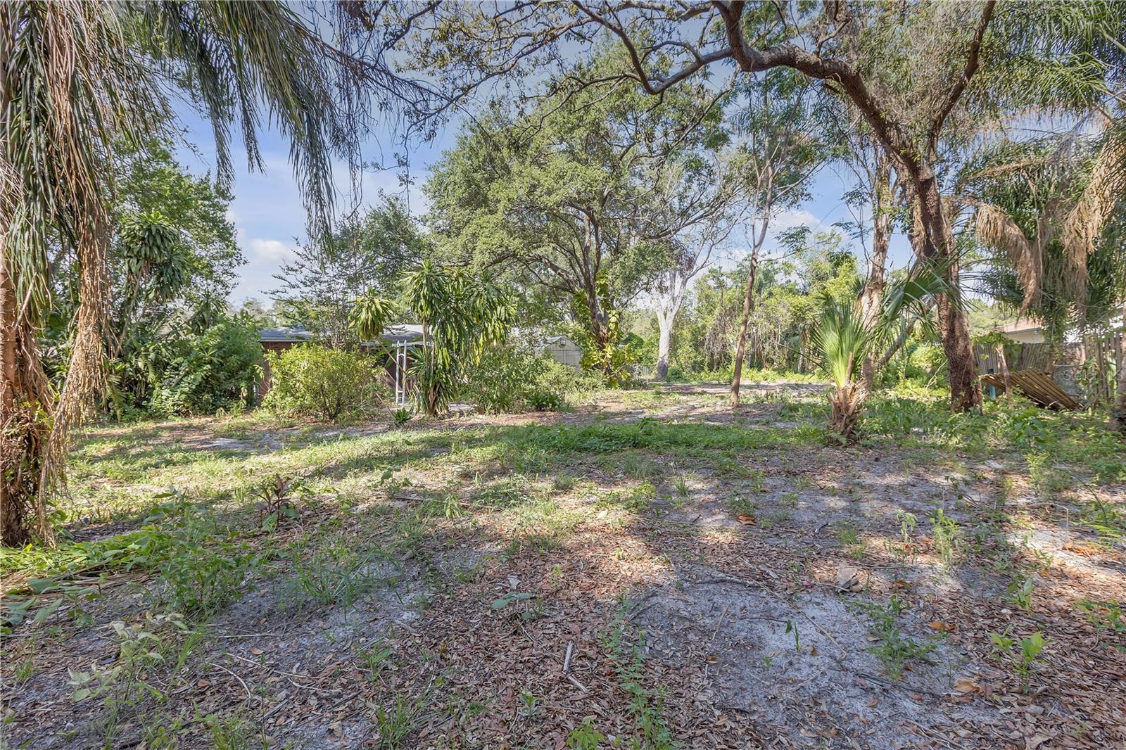Listing photo id 41 for 7002 Doreen Street